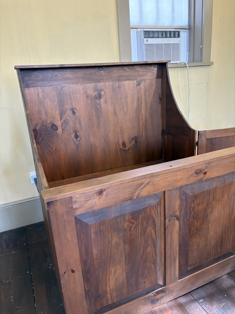 Court Crier Box