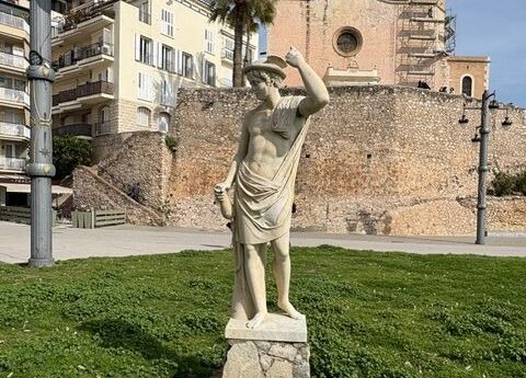 Apollo at La Fragata